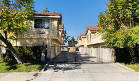2bd 2ba 2 carport Apartment Unit for Rent